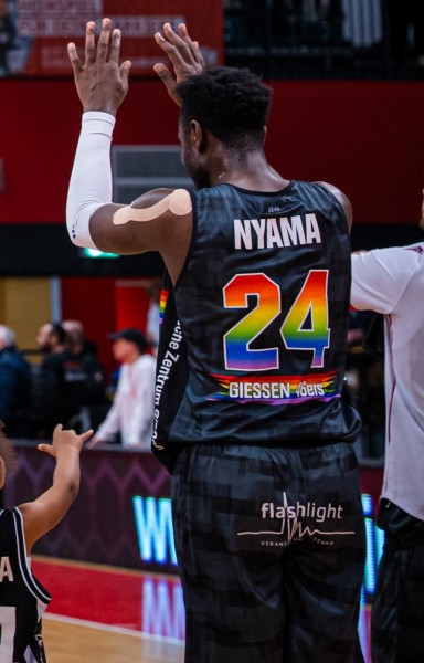 Matchworntrikotsatz Nyama